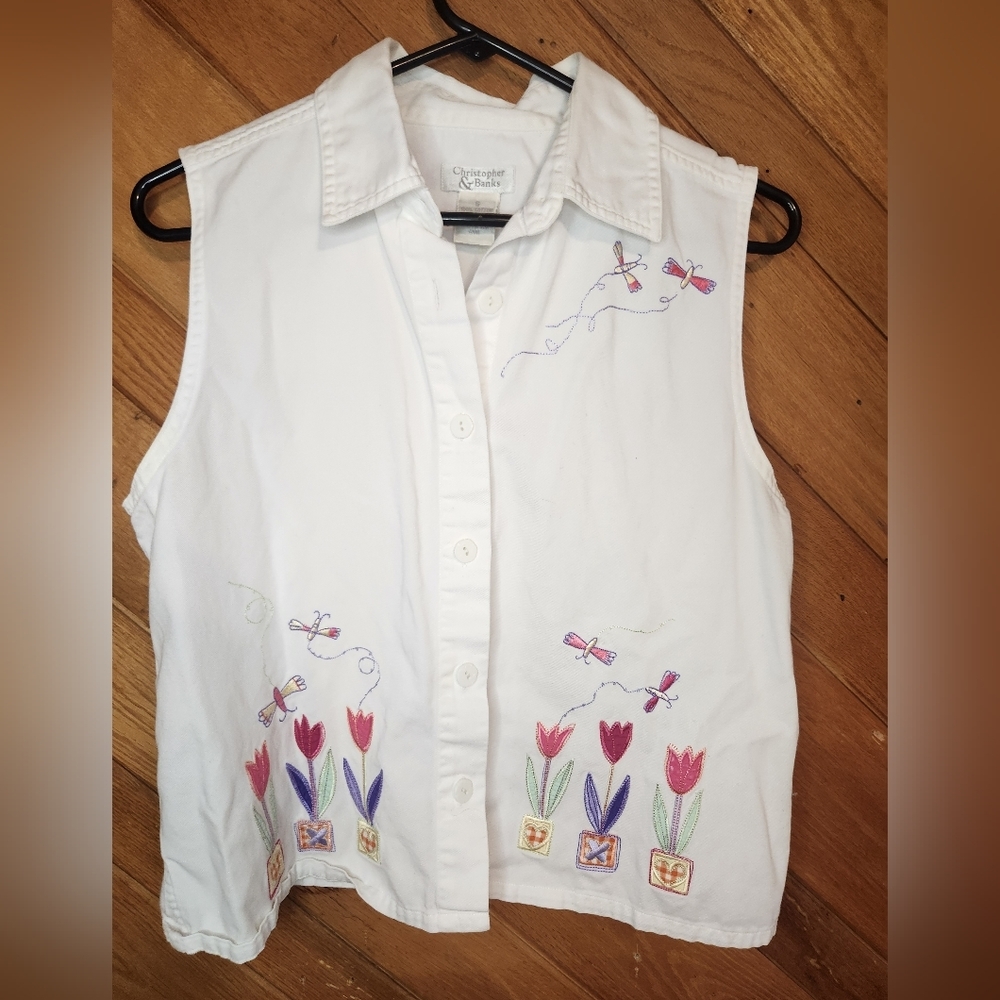 Christopher & Banks small white dragonfly and flower button down fashion Vest